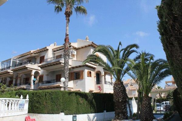 Residencia Alhambra Los Cisnes Torrevieja Eksteriør bilde